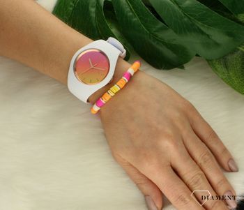 Zegarek damski Ice Watch Sunset Set z bransoletką 018494. Zegarek damski w kolorze białym z tarczą w odcieniach tęczy. Zegarek z silikonowym paskiem i kopertą. Zestaw zegarek+ bransoletka z gumeczek (2).jpg