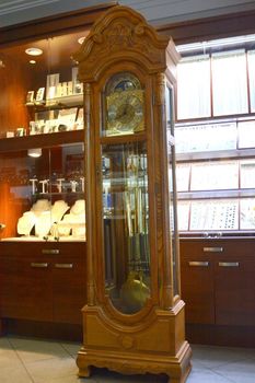 Zegar stojący wahadłowy marki Adler 10017D ✓ Zegar mechaniczny stojący Adler ✓  Zegary mechaniczne stojące ✓  Zegary drewniane podłogowe. Duże zegary drewniane do salonu.  (2).JPG