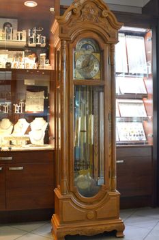 Zegar stojący wahadłowy marki Adler 10017D ✓ Zegar mechaniczny stojący Adler ✓  Zegary mechaniczne stojące ✓  Zegary drewniane podłogowe. Duże zegary drewniane do salonu.  (5).JPG