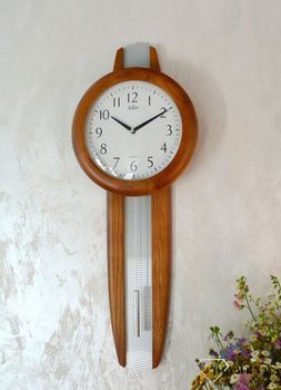 Zegar ścienny drewniany Adler 20229D. Zegar ścienny drewniany z wahadłem. Zegar na ścianę z wahadłem, drewniany. Zegar drewniany orzech. Prezent na parapetówkę (7).JPG