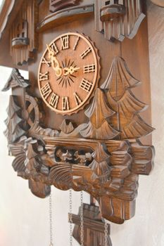 Zegar ścienny drewniany domek z kukułką Adler 24017W wenge. Zegar ścienny Adler.  (5).JPG