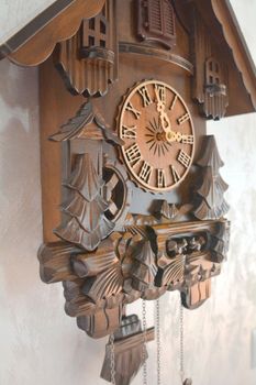 Zegar ścienny drewniany domek z kukułką Adler 24017W wenge. Zegar ścienny Adler.  (6).JPG