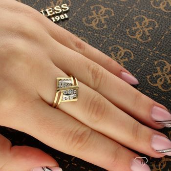 Złoty pierścionek 'Duże trójkąty' z białym złotem DIA-PRS-5165-333.jpg