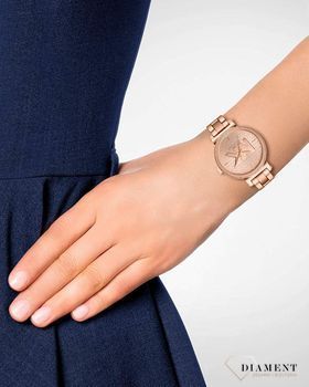 Piękny zegarek damski modowej marki MK to świetna propozycja na prezent dla kobiety. Idealny dodatek do wielu stylizacji.  (1).jpg