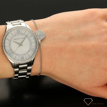 Zegarek damski w kolorze srebrnym z dołączona do zestawu bransoletką z motywem serca. Idealny prezent dla ukochanej kobiety (6).jpg
