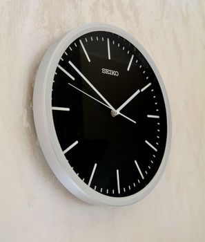 Zegar ścienny srebrny Seiko cichy mechanizm QHA009S (4).JPG