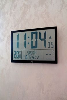 Zegar JVD RB9412.1 Termometr DCF77 Dni Tygodnia po polsku 42x29 cm. Duży czytelny zegar ścienny  biurkowy z termometrem RB9412.1 firmy JVD (4).JPG