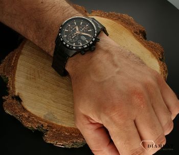 Zegarek męski Lorus Chronograph RM399HX9. Zegarek męski na bransolecie w czarnym kolorze. Zegarek męski z chronografem. Zegarek męski wzbogacony stoperem. Zegarek męski kwarcowy z wodoszczelnością 10 BAR. Idealny męski zegarek (1).jpg