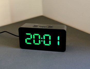 Zegar budzik LED JVD SB3658.1 z termometrem zielone cyfry.JPG