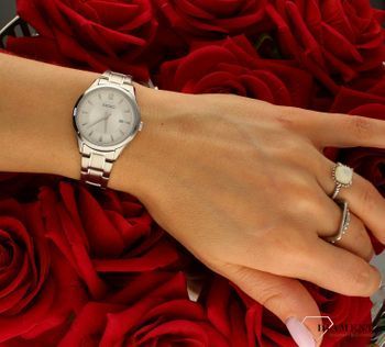 Zegarek damski z szafirowym szkłem Seiko SUR423P1. ✓Zegarki damski✓ Zegarki Seiko✓ Autoryzowany sklep✓ Kurier Gratis 24h✓ Gwarancja najniższej ceny✓ Grawer 0zł✓Zwrot 30 dni✓Negocjacje ➤Zapraszamy! (5).jpg