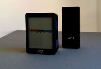 Czytelny termometr higrometr zewnętrzny  wewnętrzny z zegarem i kalendarzem JVD T3340.1. Pamięć temperatury i wilgotności. Mechanizm Elektroniczny termometr marki JVD T3340.1  (3).JPG