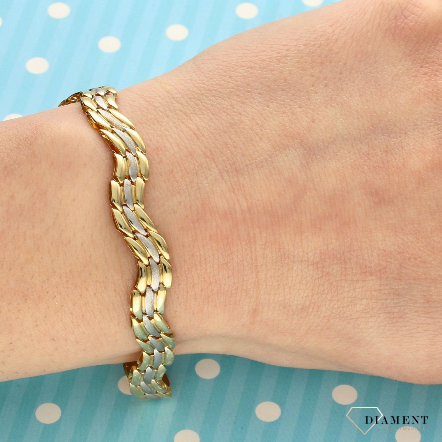 Złota bransoletka o nietypowym falistym kształcie w dwóch kolorach złota białym oraz żółtym. Bransoletka na prezent. Piękna i modna bransoletka.  (1).jpg