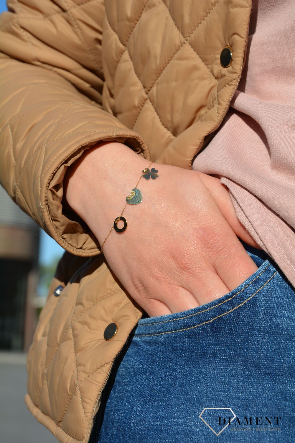 Złota bransoletka. Delikatne bransoletki dla kobiet. Złote Bransoletki Damskie w Sklepie z Biżuterią zegarki-diament.pl to idealny pomysł na prezent dla kobiety.1.jpg