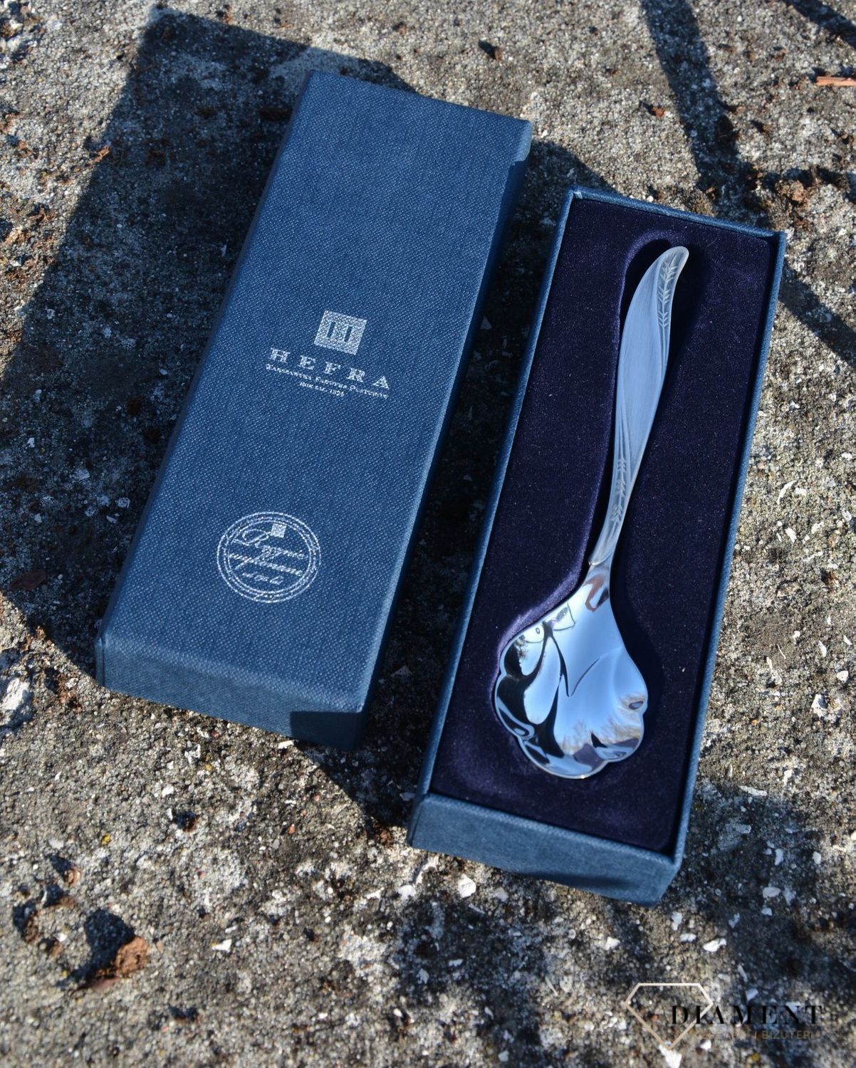 Srebrna łyżeczka do cukru 01-31-P1-24-6D. Srebrna łyżeczka idealna do cukru. Łyżeczka o bardzo efektownym wykończeniu. Łyżeczka w stylu Amerykańskim. grawer gratis.jpg