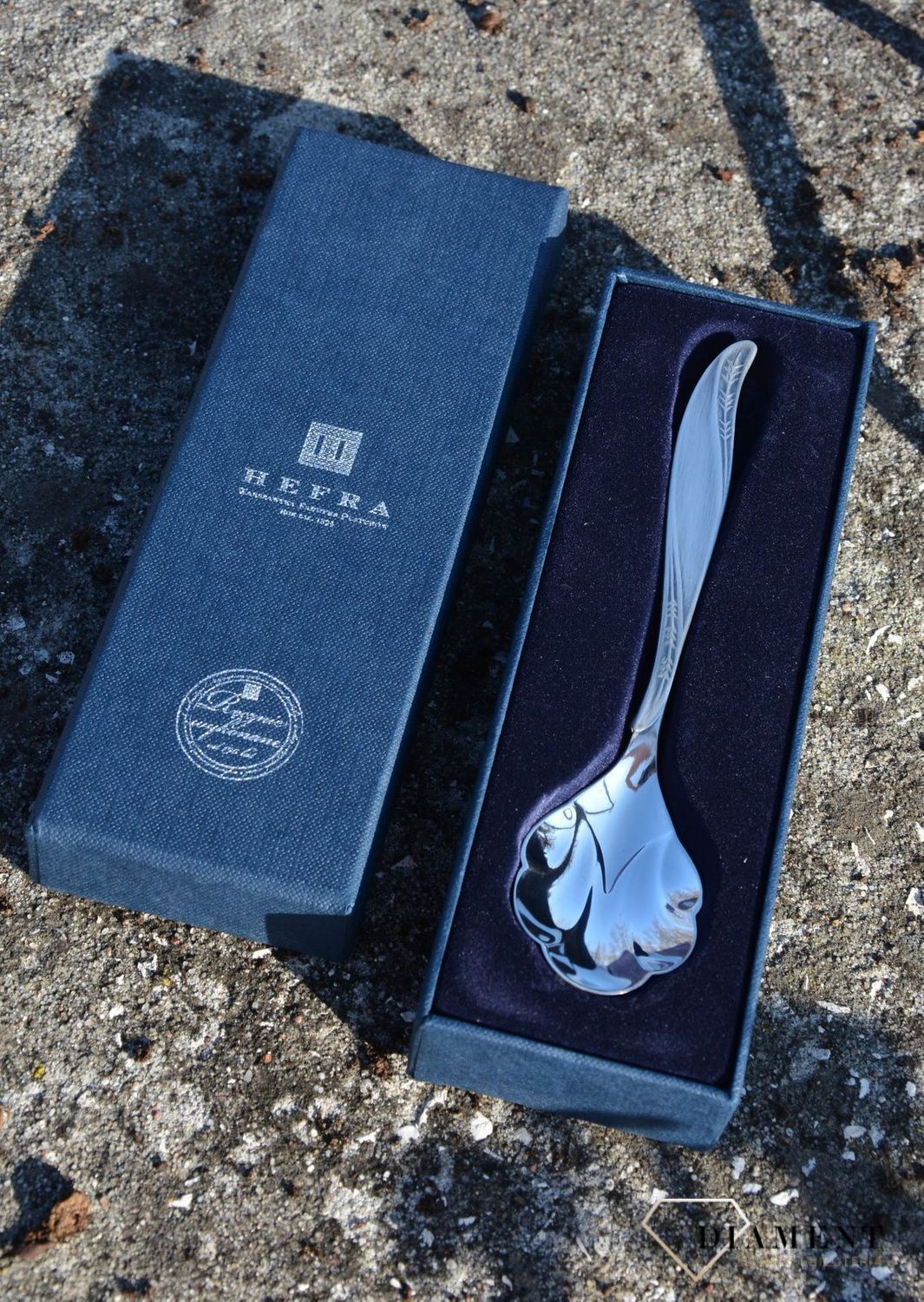 Srebrna łyżeczka do cukru 01-31-P1-24-6D. Srebrna łyżeczka idealna do cukru. Łyżeczka o bardzo efektownym wykończeniu. Łyżeczka w stylu Amerykańskim. grawer gratis.jpg