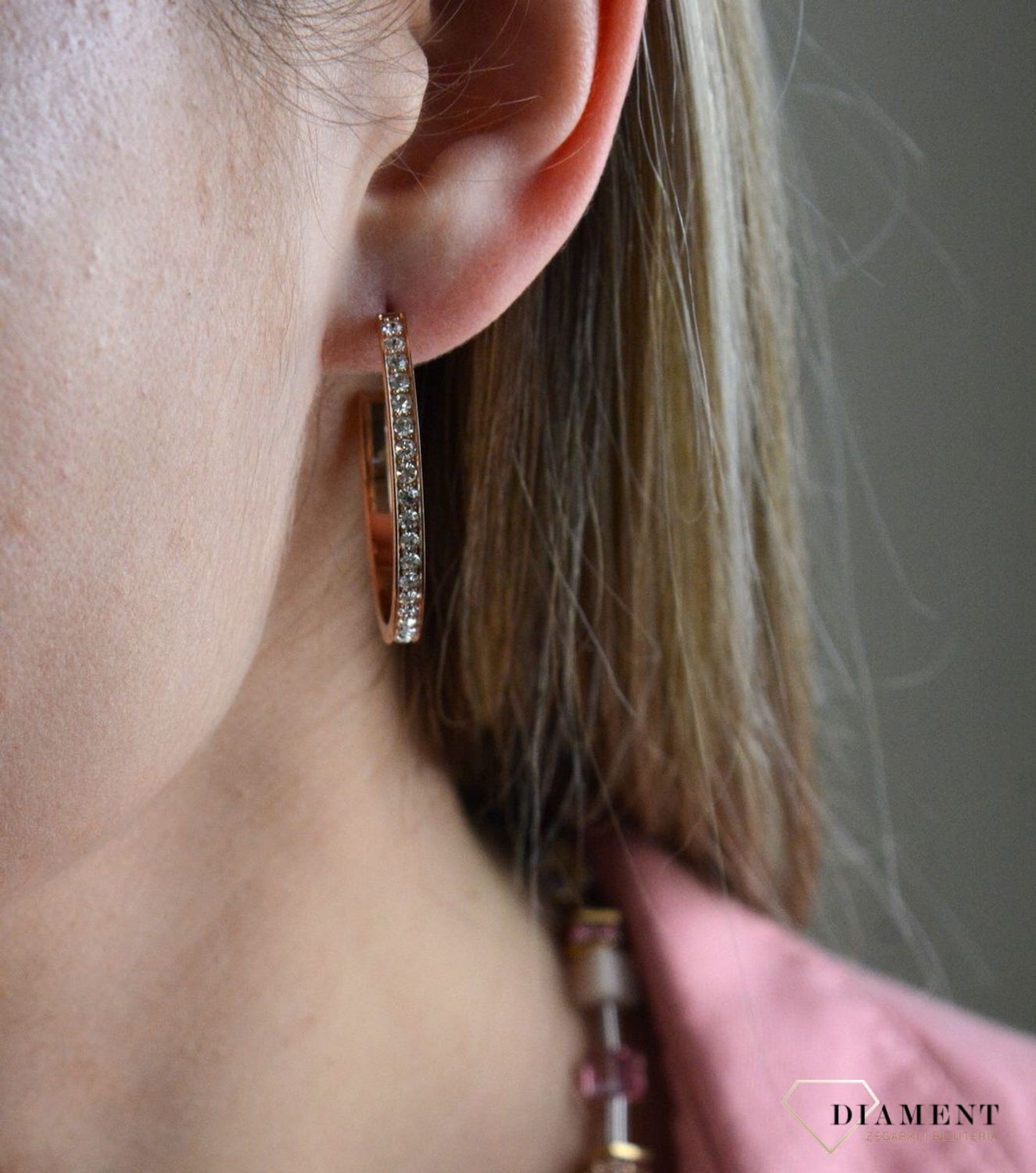 Kolczyki koła Coeur De Lion białe kryształki Swarovski 0128211822. Średnica kolczyków 3,5 cm..jpg