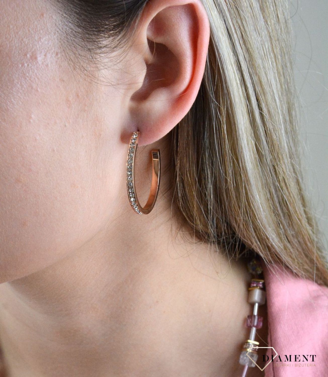 Kolczyki koła Coeur De Lion białe kryształki Swarovski 0128211822. Średnica kolczyków 3,5 cm..jpg