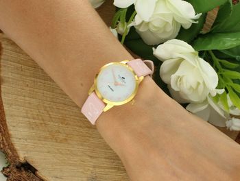 Timemaster 013-4 to uroczy zegarek dziecięcy z pozłacaną kopertą, różowym paskiem i czytelną tarczą. Mechanizm kwarcowy, szkło mineralne, wodoszczelność 30M. Idealny prezent dla dziewczynki! (2).jpg