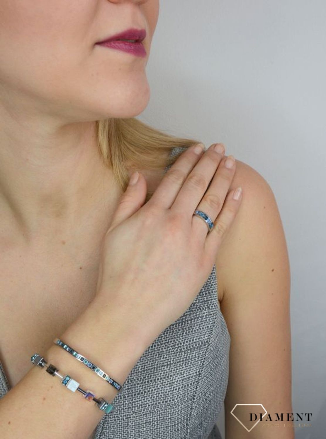 Pierścionek obrączka Swarovski niebieskie kryształy Coeur De Lion 0130400717 Piękny pierścionek damski niebieski Swarovski Coeur De Lion.jpg