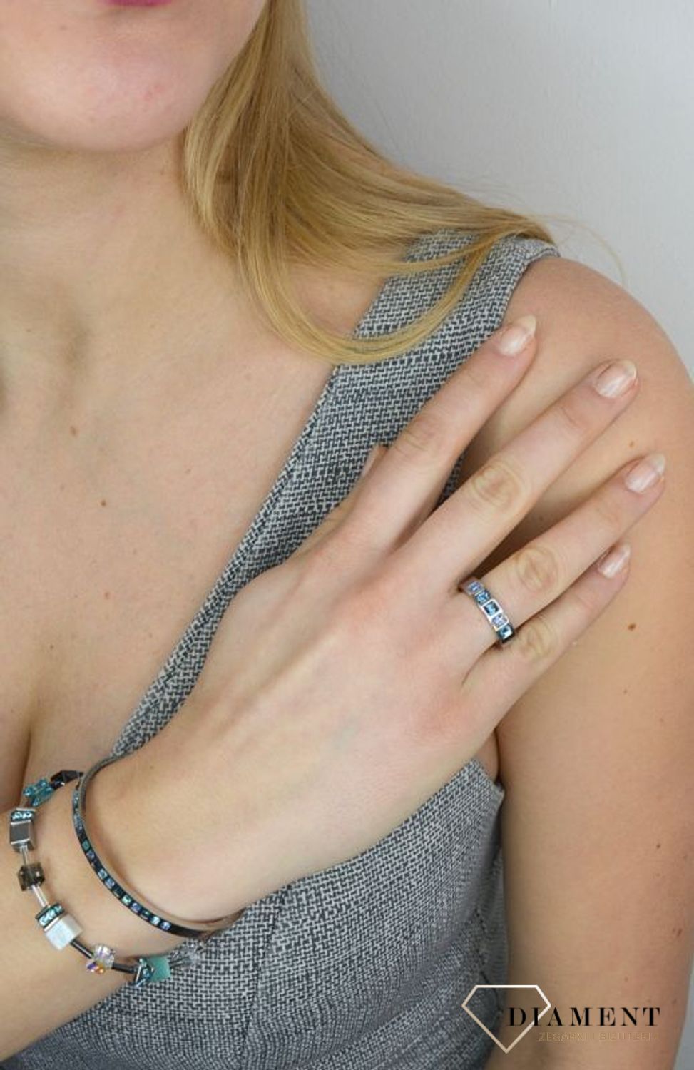 Pierścionek obrączka Swarovski niebieskie kryształy Coeur De Lion 0130400717 Piękny pierścionek damski niebieski Swarovski Coeur De Lion.jpg