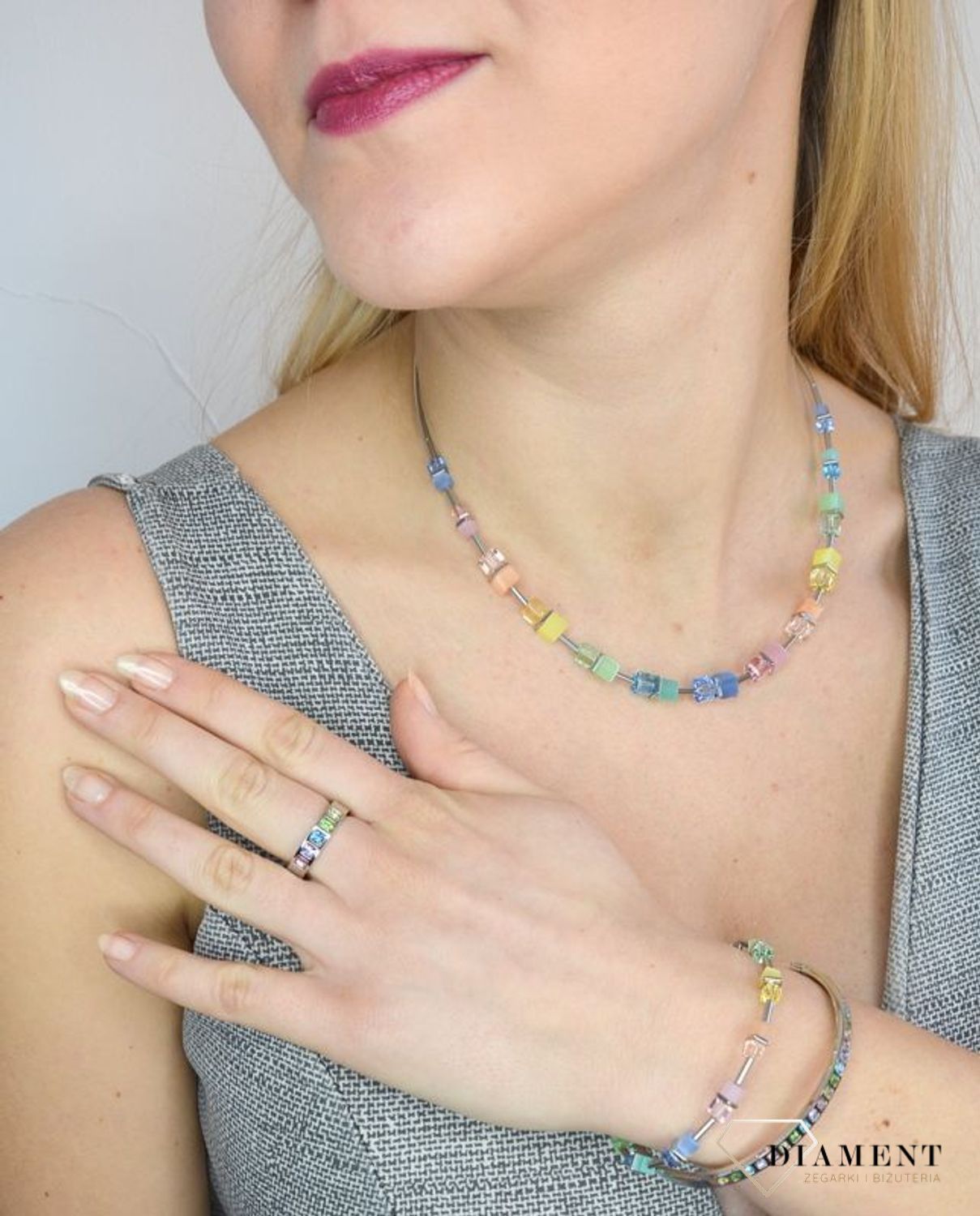 Pierścionek obrączka Swarovski różnokolorowe kryształy Coeur De Lion 0130401580 Piękny pierścionek damski niebieski Swarovski Coeur De Lion.jpg