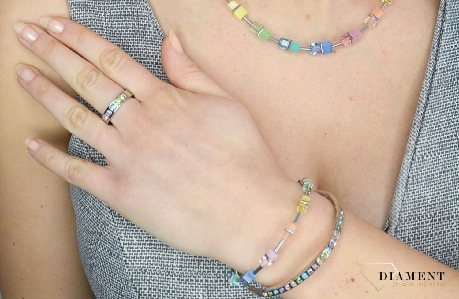 Pierścionek obrączka Swarovski różnokolorowe kryształy Coeur De Lion 0130401580 Piękny pierścionek damski niebieski Swarovski Coeur De Lion.jpg