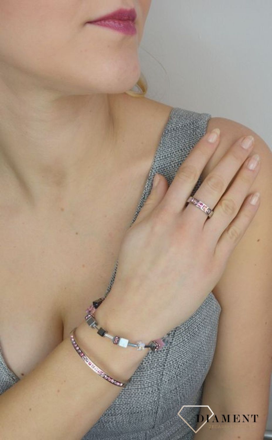 Pierścionek obrączka Swarovski różowe kryształy Coeur De Lion 0130401917.jpg