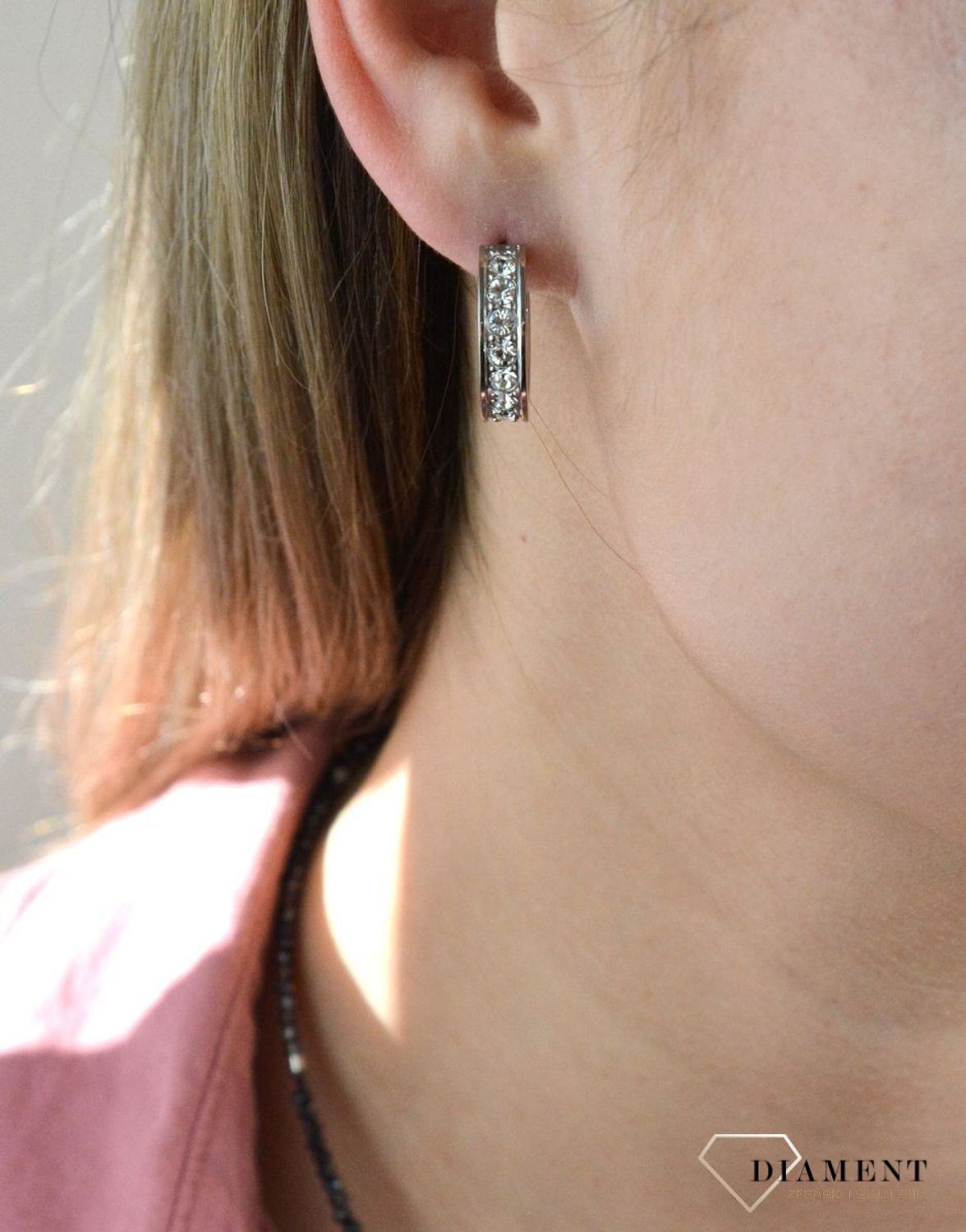 Kolczyki koła z kryształkami Swarovski białe Coeur De Lion 0131211817. Kolczyki koła z kryształkami Swarovski białe Coeur De Lion. Kolczyki koła koloru srebra Swarovski białe Coeur De Lion  to biżuteria damska.jpg