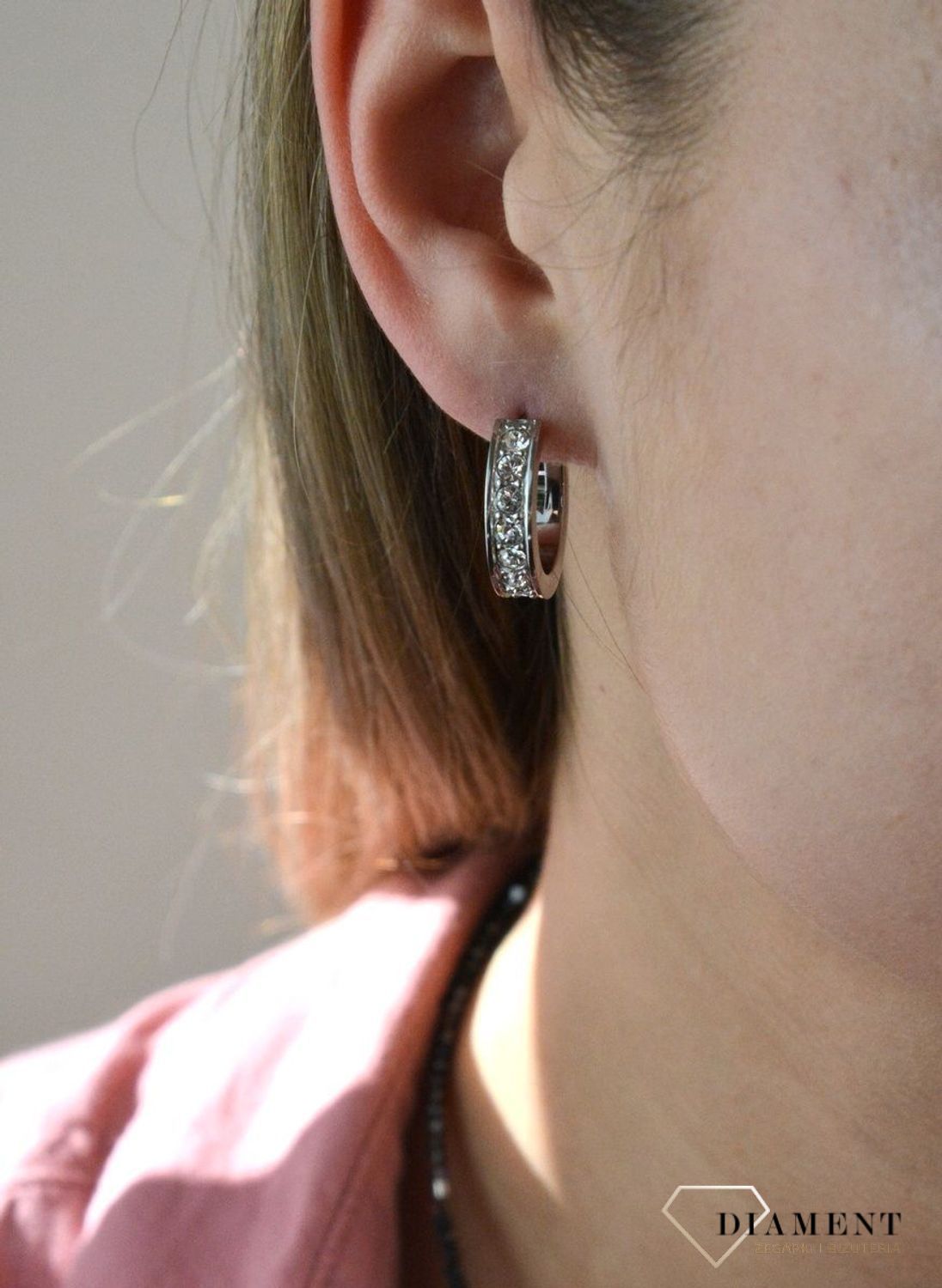 Kolczyki koła z kryształkami Swarovski białe Coeur De Lion 0131211817. Kolczyki koła z kryształkami Swarovski białe Coeur De Lion. Kolczyki koła koloru srebra Swarovski białe Coeur De Lion  to biżuteria damska.jpg