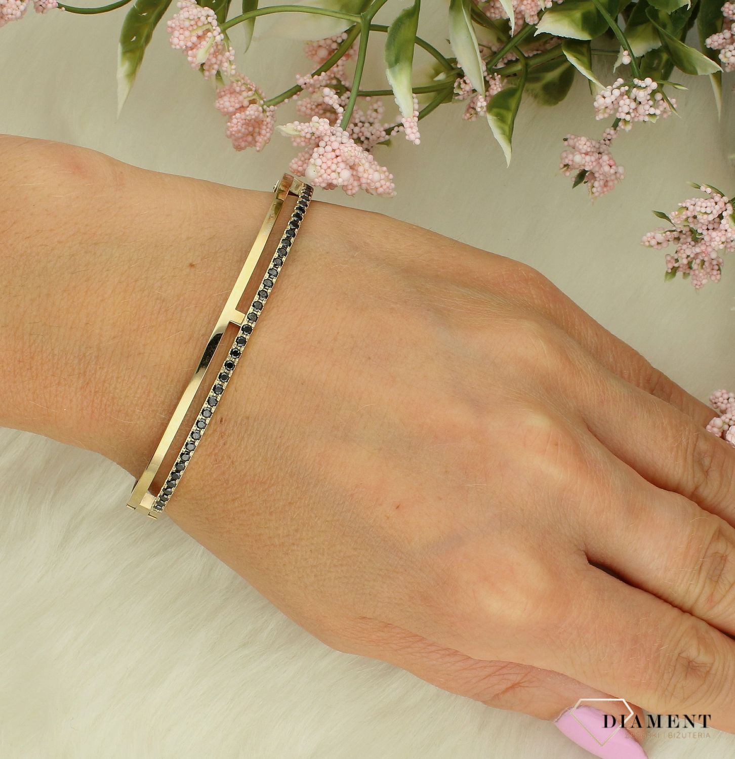 Bransoletka damska Swarovski Coeur De Lion Eternal Unity Bangle sztywna 0136321316. Bransoletka damska z kamieniami. Bransoletka damska stalowa. Bransoletka Coeur de Lion na prezent dla kobiety. Bransoletka damska z kryształkami.jpg