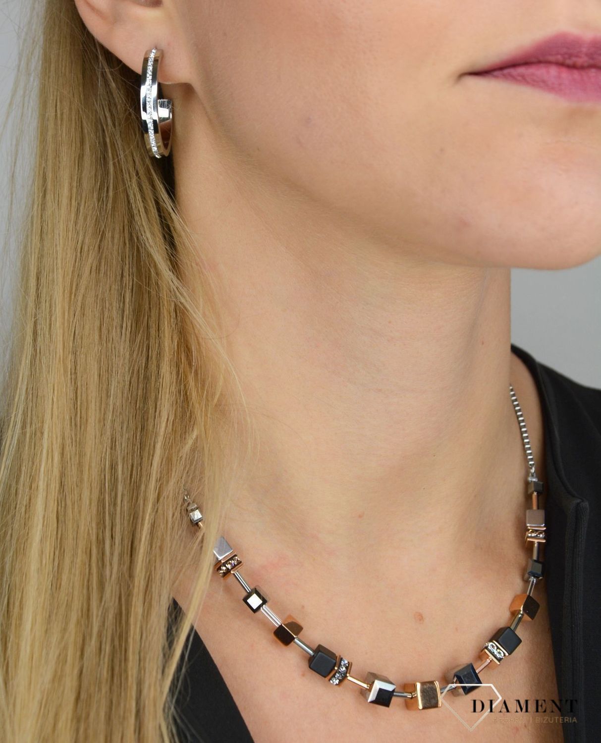 Kolczyki koła koloru srebra Swarovski białe Coeur De Lion 0149211817.jpg