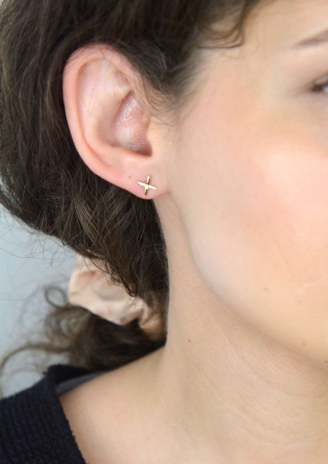 Kolczyki złote znak X z cyrkonią pr 585, 0161LP.jpg