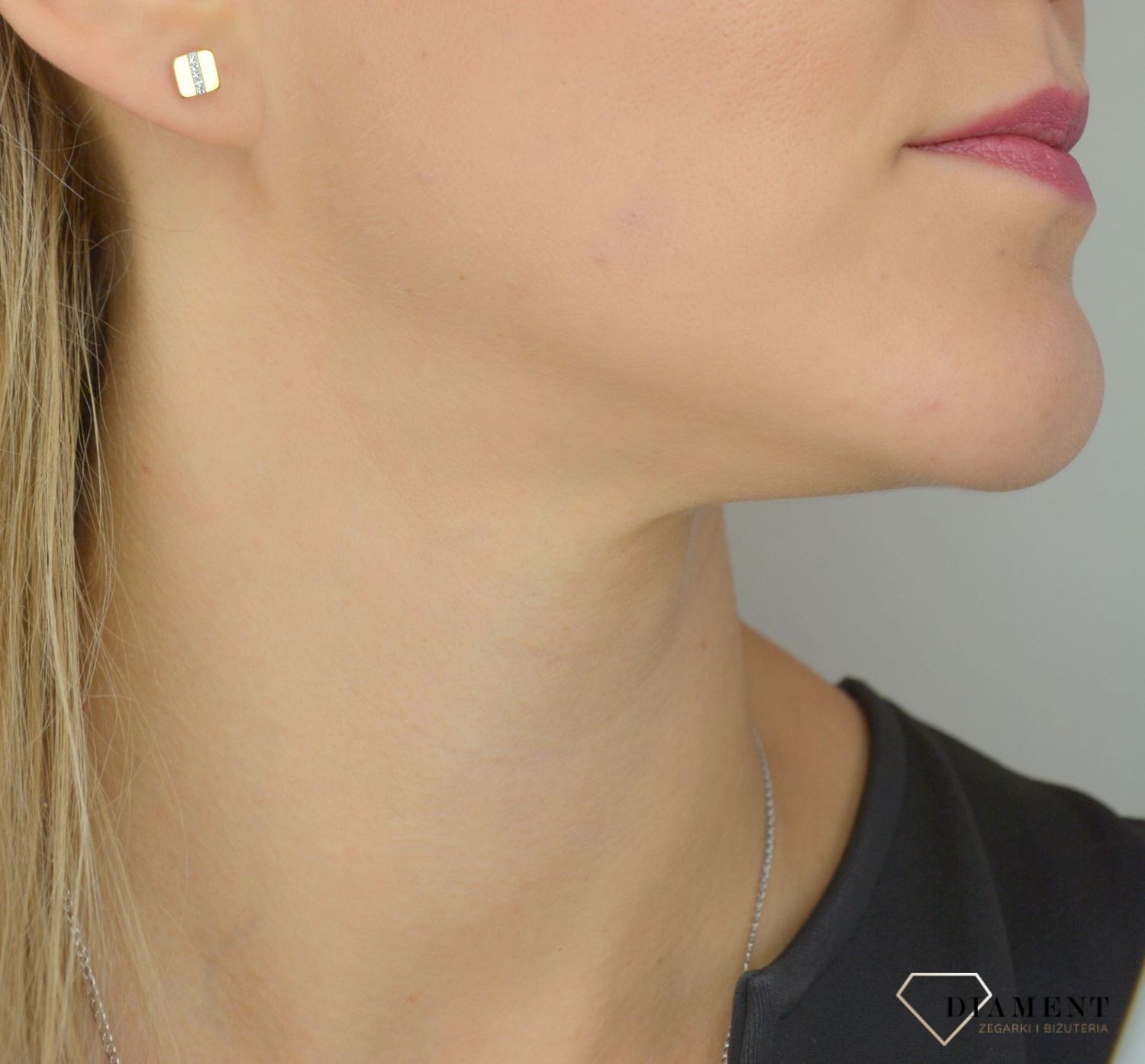 Kolczyki damskie Swarovski białe kwardraciki Coeur De Lion 0325211800.jpg