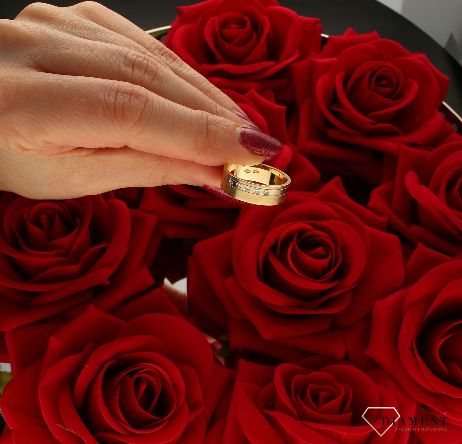 Złota obrączka damska z diamentami - Białe i żółte złoto 585 - OUTLET.jpg