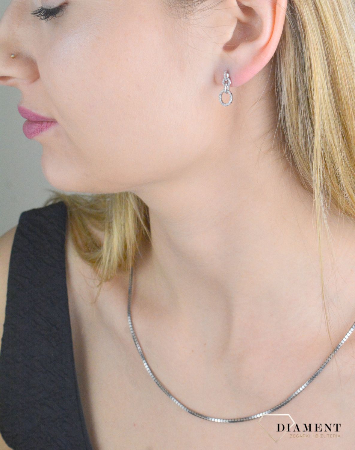 Kolczyki złote 585  z diamentami 0660014641. Kolczyki złote 585 z diamentami to idealny pomysł na prezent dla kobiety. Złote kolczyki wkrętki 585 z diamentami (2).jpg