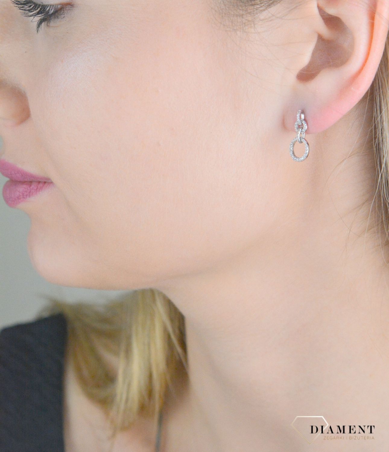 Kolczyki złote 585  z diamentami 0660014641. Kolczyki złote 585 z diamentami to idealny pomysł na prezent dla kobiety. Złote kolczyki wkrętki 585 z diamentami (2).jpg