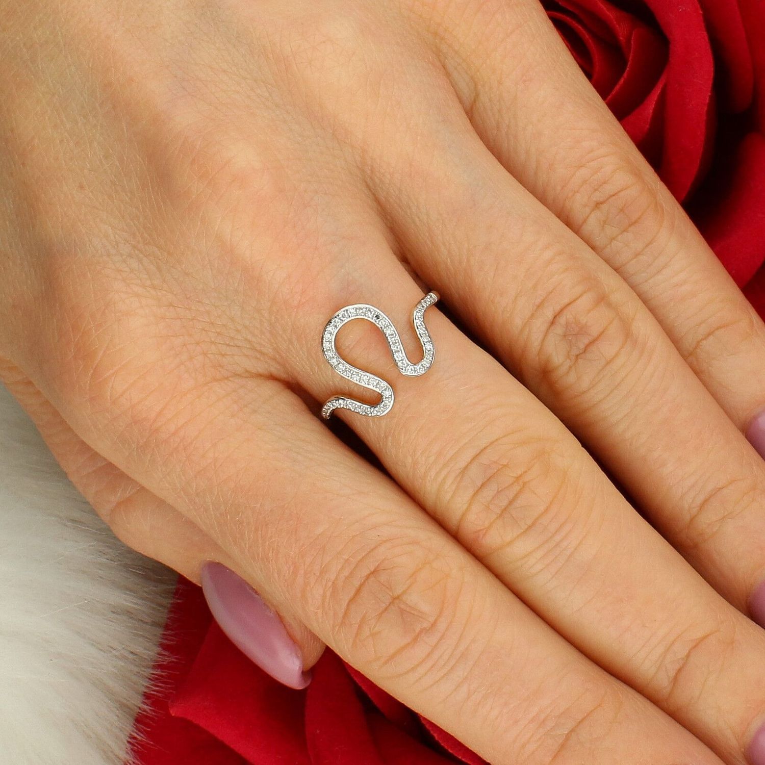 Złoty Pierścionek z Diamentami – Elegancja w Próbie 585, Rozmiar 13 złoto.jpg