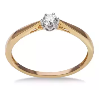Pierścionek złoty DIAMENT 585, diamenty wykonany ze złota próby 585. Pierścionek z diamentem wielkości 0,06 ct, barwie H oraz czystości SI. Waga 1,70 gram. Pierścionki zaręczynowe.webp