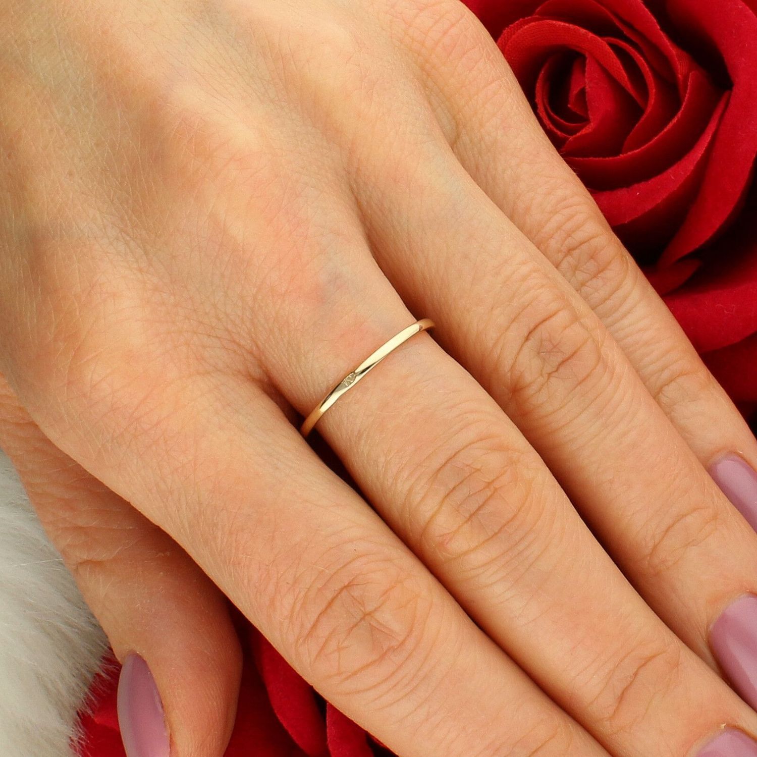 Złoty Pierścionek z Diamentami 375 – Podwójne Koło Elegancji  R65980Y diamenty.jpg