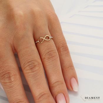 Pierścionek złoty DIAMENT 375 z brylantem znak nieskończoności R65977Y.jpg
