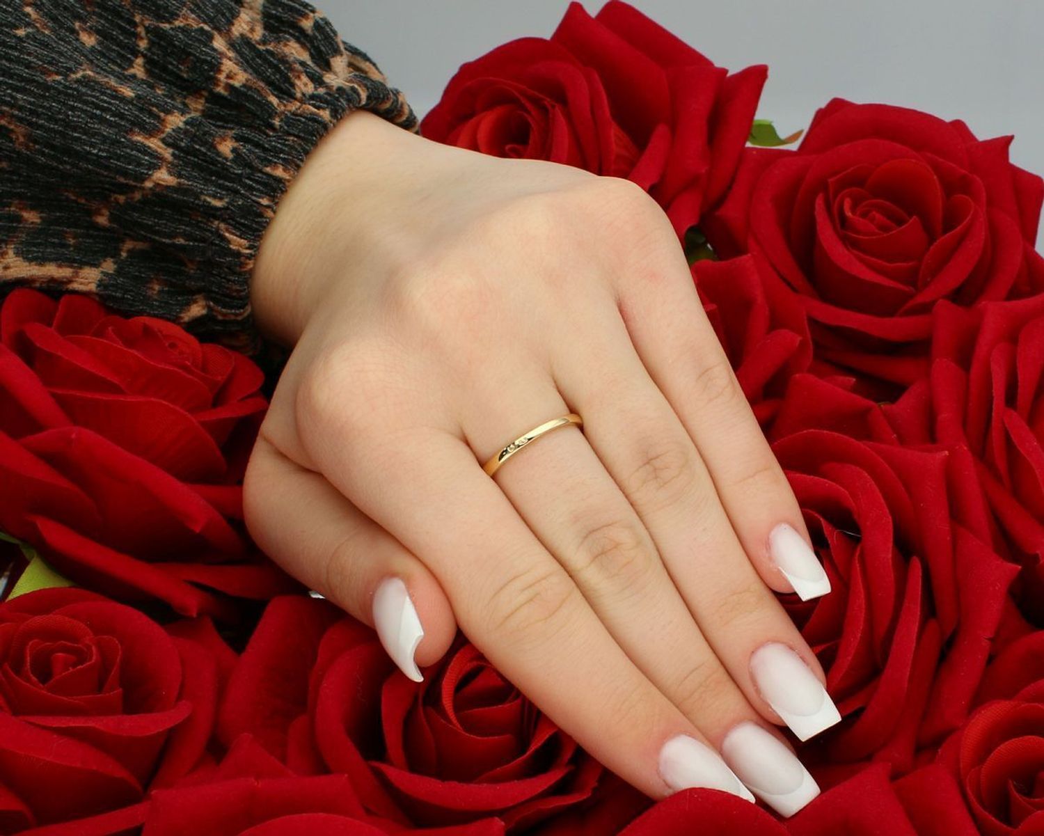 Złoty pierścionek damski 585 z Diamentem.jpg