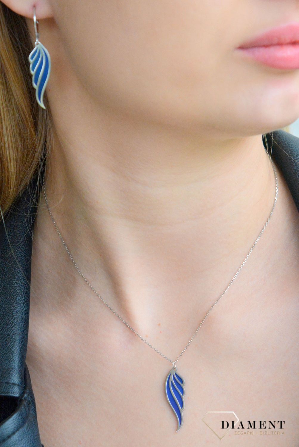 Srebrne kolczyki damskie 925 Skrzydła z tytanem 0712764690. Tytanowe kolczyki damskie. Kolczyki srebrne skrzydło. Kolczyki na zapięcie angielskie. Kolczyki damskie ze wzorem skrzydła. Kolczyki srebrne damskie na prezent..jpg