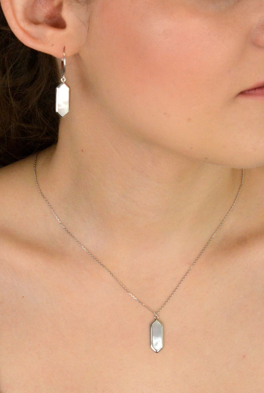 Kolczyki damskie wiszące z masa perłowa próba 925, 0712771991 Ag 925.jpg