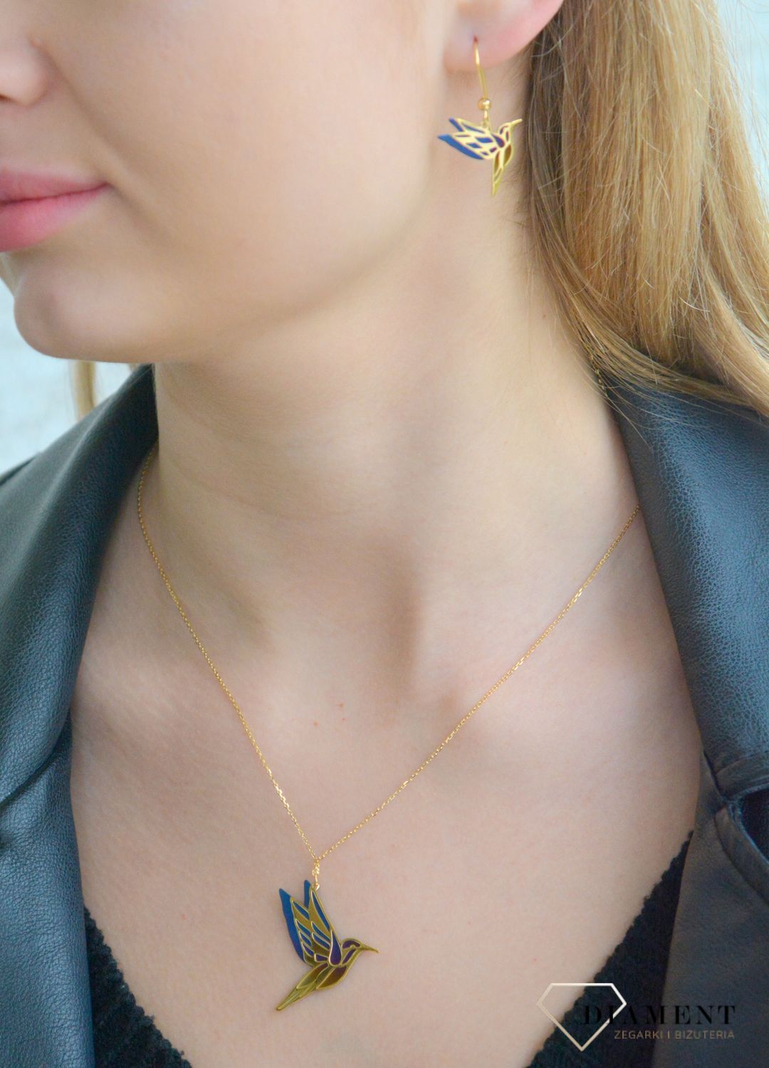 Tytanowe kolczyki damskie. Kolczyki srebrne skrzydło. Kolczyki na zapięcie angielskie. Kolczyki damskie ze wzorem skrzydła. Kolczyki srebrne damskie na prezent..jpg