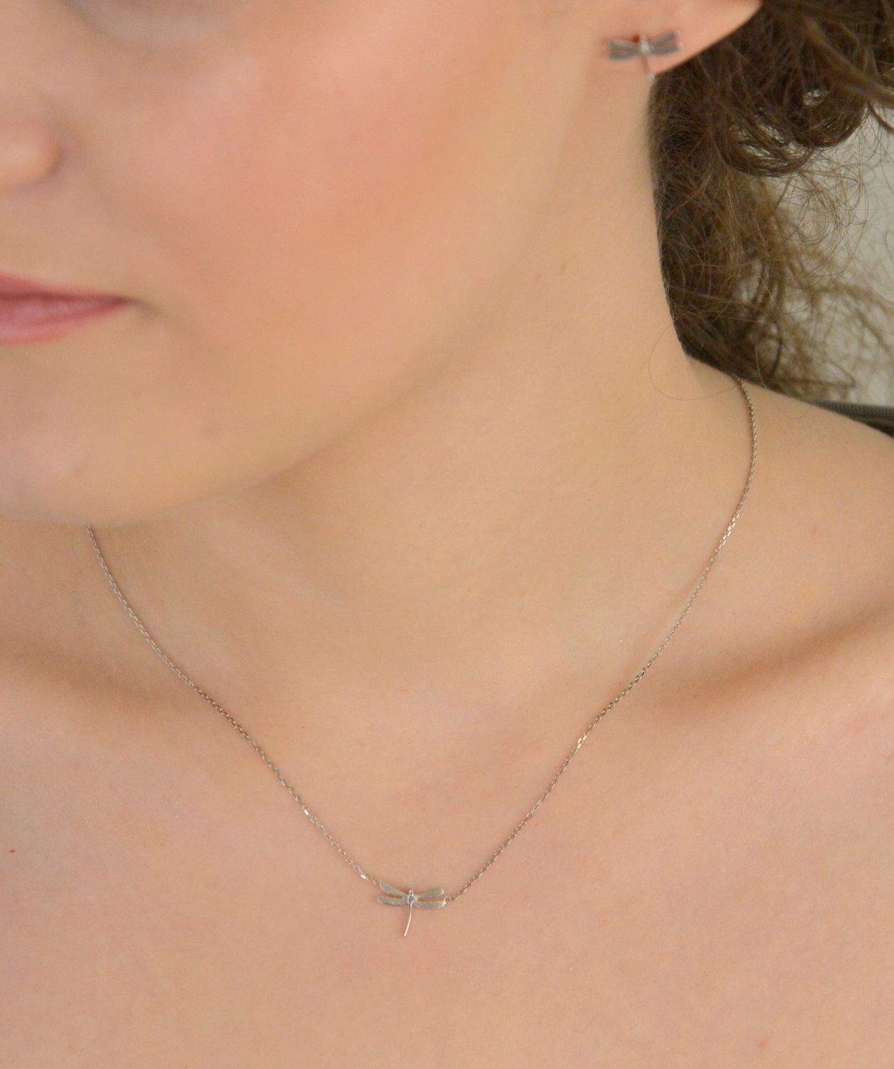 Kolczyki srebrne ważki próba 925, 0717021104 Delikatne kolczyki srebrne w kształcie ważek to subtelna i stylowa propozycja dla kobiet ceniących lekką,1.jpg