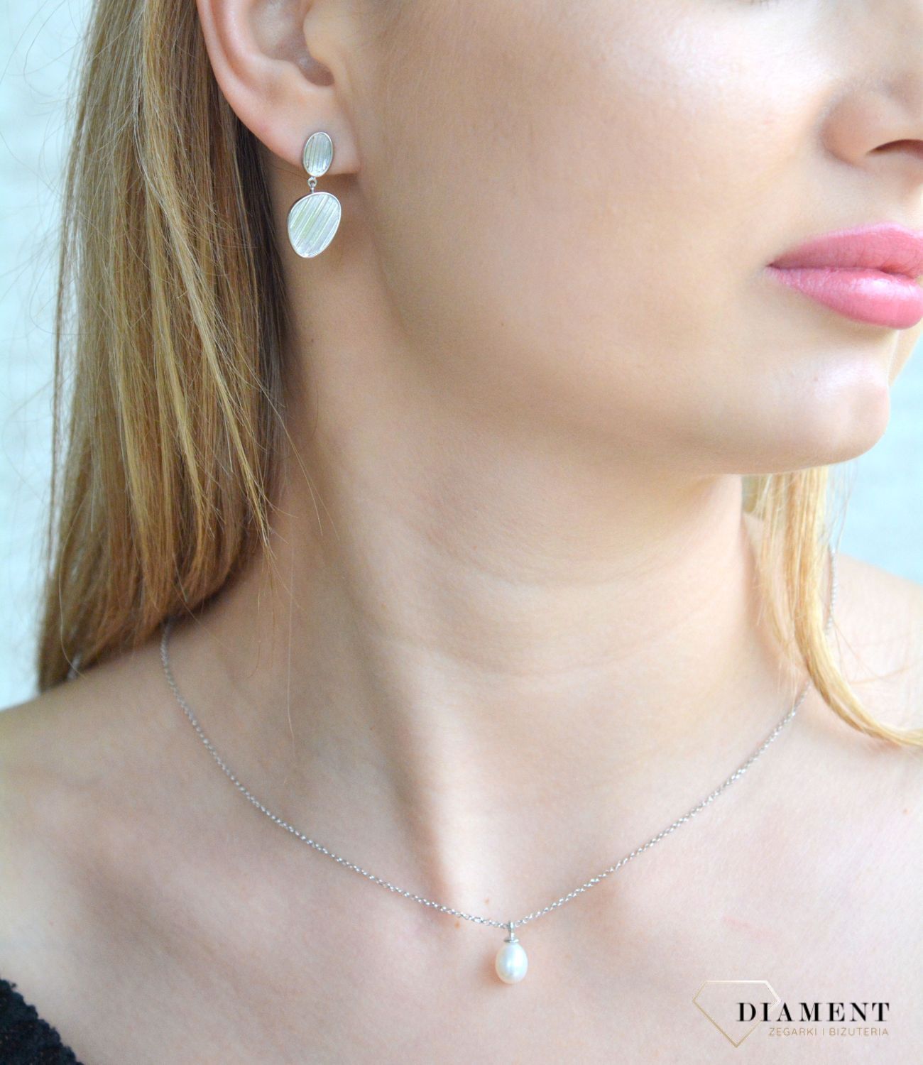 Srebrne kolczyki damskie 925 grawerowane wkrętki 0717056200. Srebrne kolczyki damskie. Srebrne kolczyki wkrętki. Kolczyki srebrne wkrętki na prezent. Kolczyki damskie na sztyft..jpg