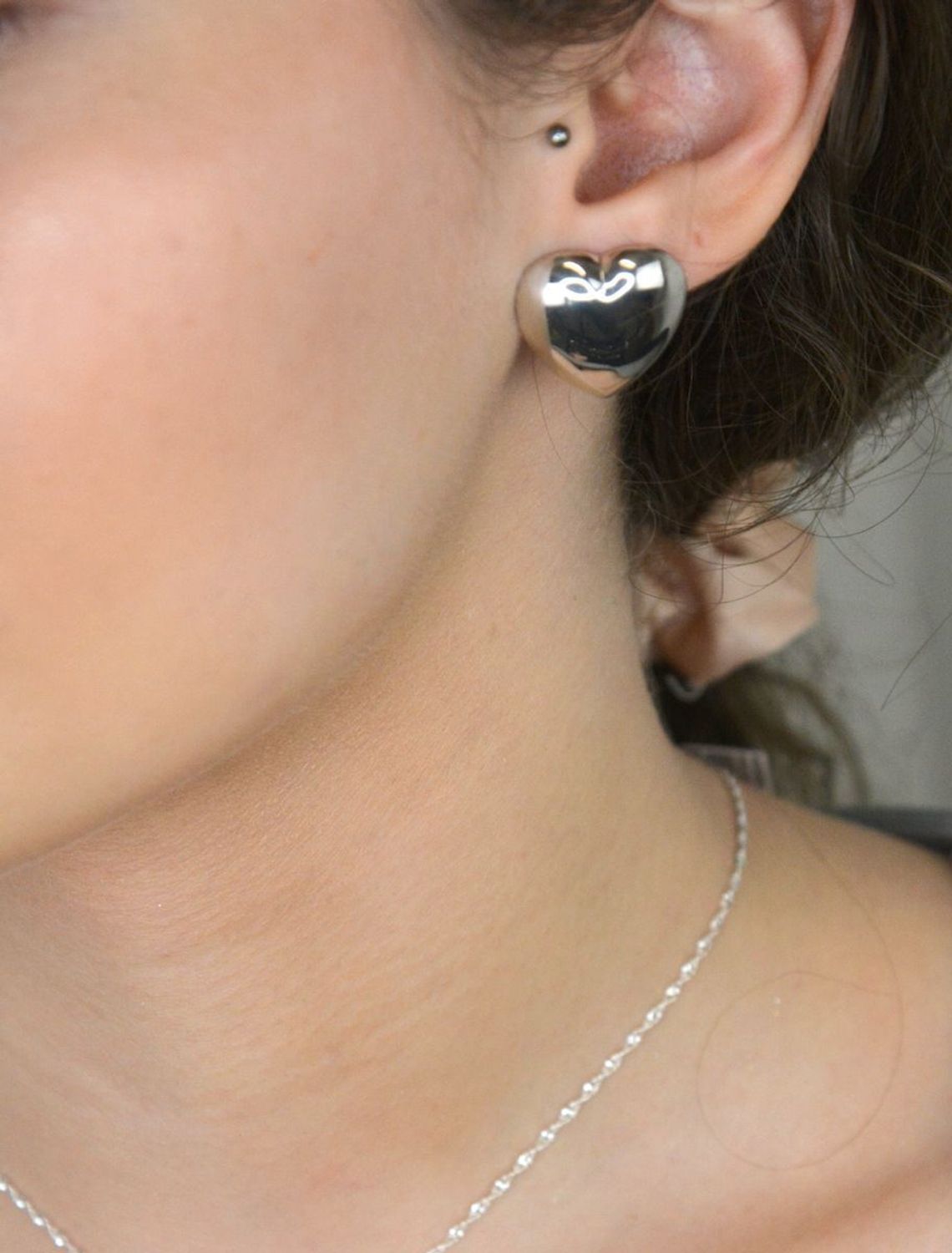 Kolczyki srebrne serca gładkie pr 925, 0717069900. Srebrne kolczyki serca gładkie zostały wykonane z najwyższej jakości srebra próby 925. Idealny prezent dla każdej kobiety..jpg