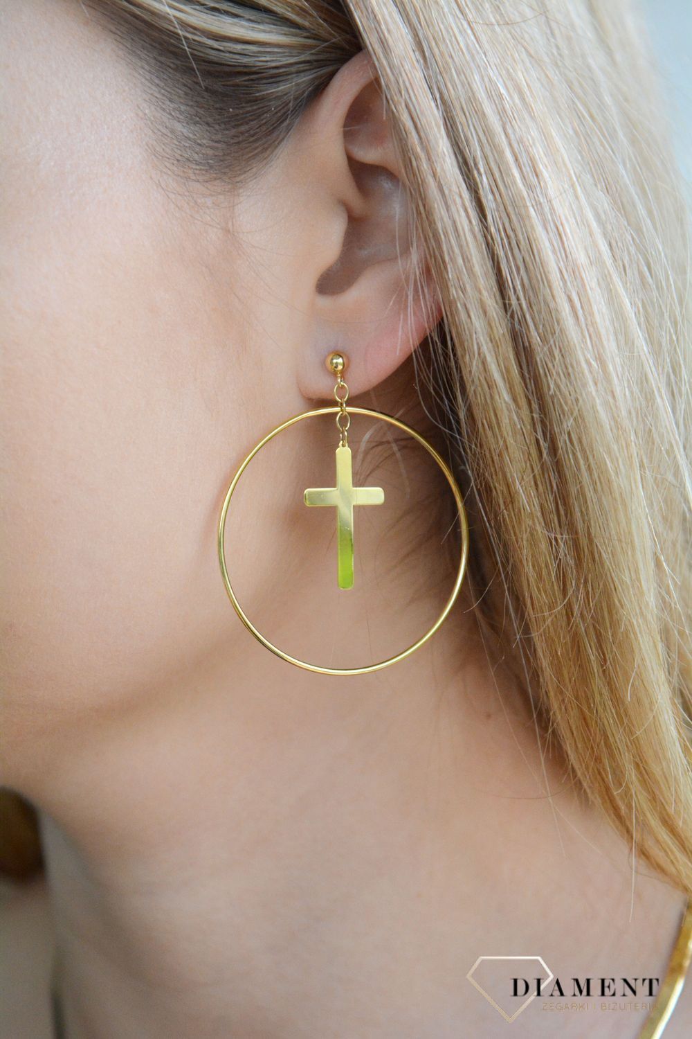 Srebrne kolczyki damskie 925 pozłacane koła z krzyżem 4,7 cm 0718038200. Srebrne kolczyki damskie. Kolczyki srebrne pozłacane. Kolczyki koła na sztyft. Kolczyki damskie koła z krzyżem. Kolczyki srebrne koła pokryte złotem na prezent..jpg