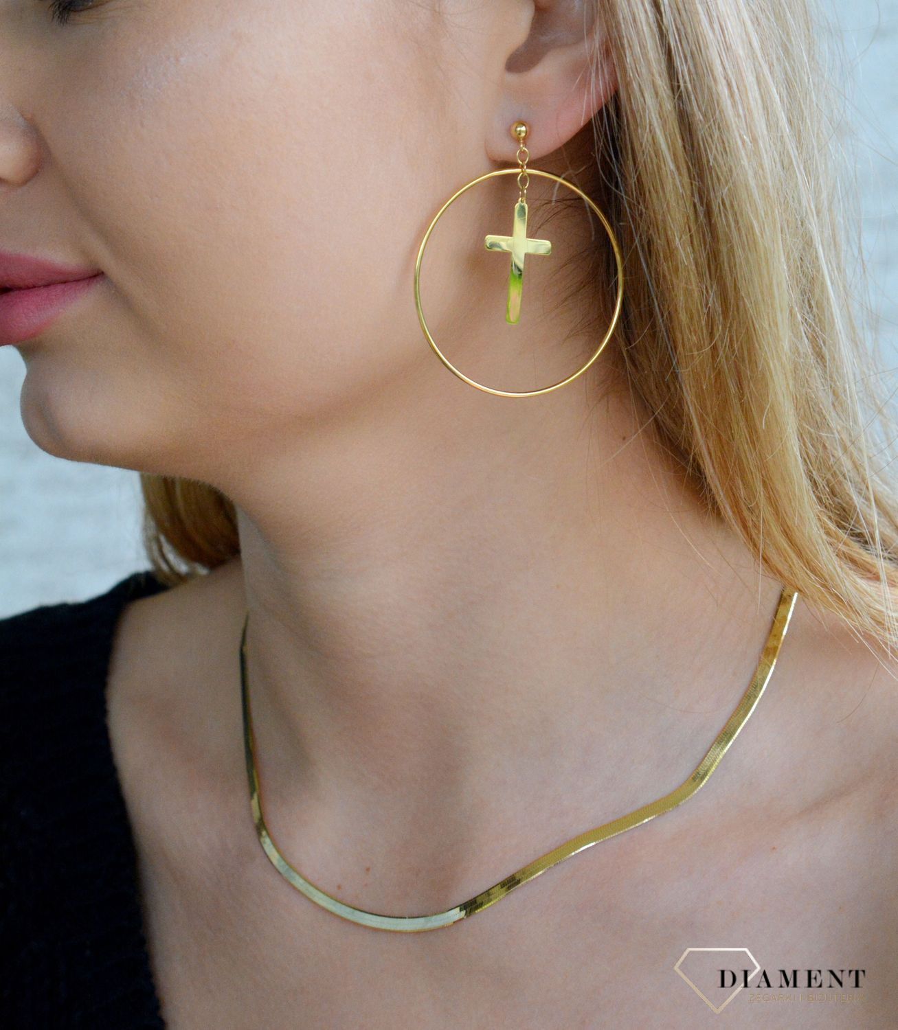 Srebrne kolczyki damskie 925 pozłacane koła z krzyżem 4,7 cm 0718038200. Srebrne kolczyki damskie. Kolczyki srebrne pozłacane. Kolczyki koła na sztyft. Kolczyki damskie koła z krzyżem. Kolczyki srebrne koła pokryte złotem na prezent..jpg