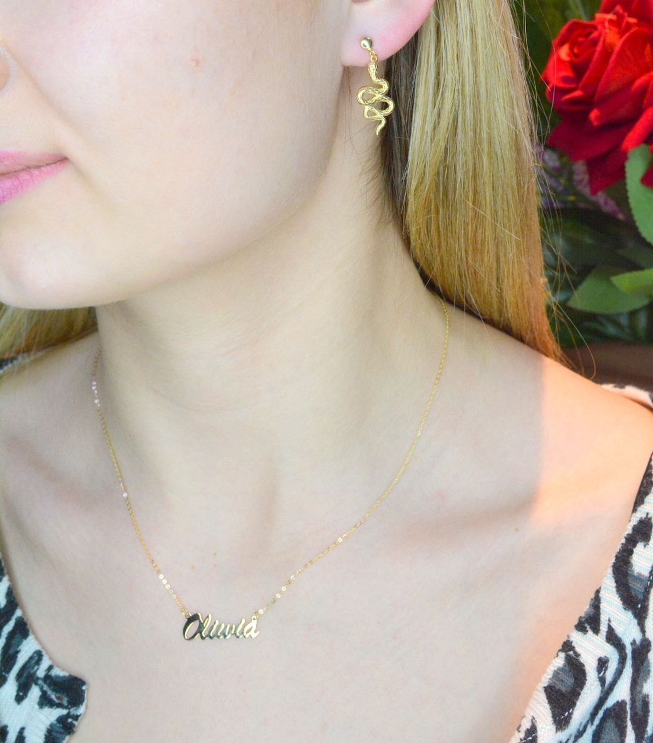 Srebrne kolczyki pozłacane wąż 0718048700. Cudowne, błyszczące idealnie wykończone kolczyki. Kolczyki z zapięciem na sztyft. Bardzo wygodne i klasyczne zapięcie. Kolczyki można połączyć z pozostała biżuterią i stworzyć modne (1).jpg